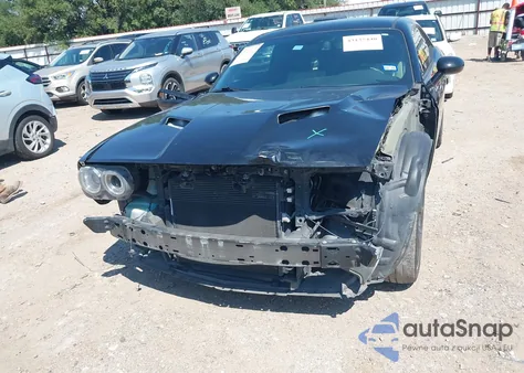 2018 Dodge Challenger Sxt Plus z USA, uszkodzony, nr VIN 2C3CDZAG0JH232858